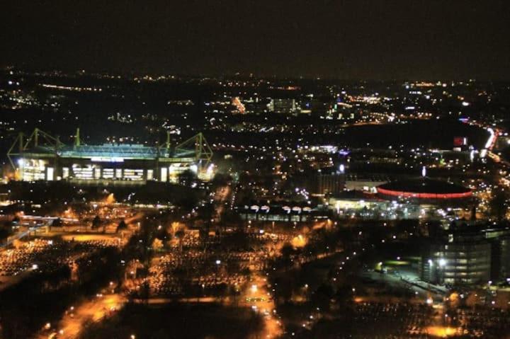 Schoene Grosse Wohnung 2 Schlafzimmer Bis 6 Pax Naehe Stadion Signal Iduna Dortmund Zewnętrze zdjęcie